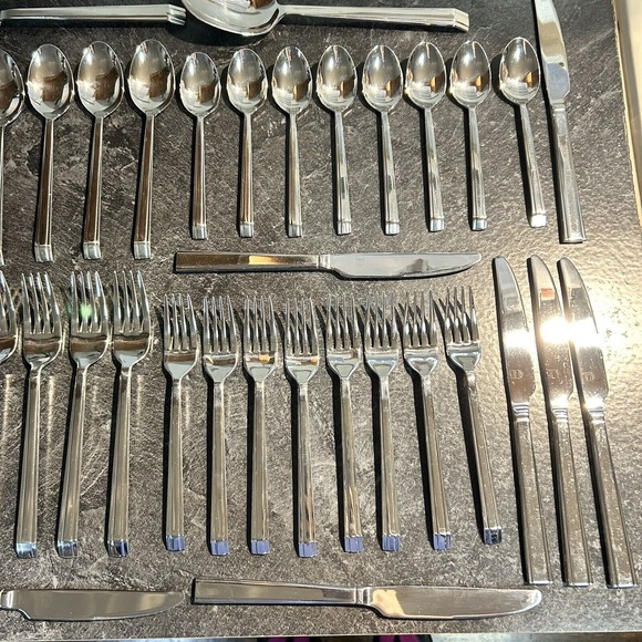 Elegant Stainless Steel Flatware Set 45 Pieces Service for 8 Plus Serving Pieces - Picture 5 of 14